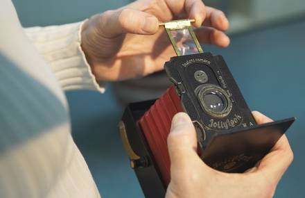 Clever Instant Camera Made from Cardboard