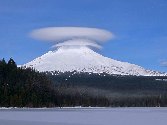 lenticular clouds4