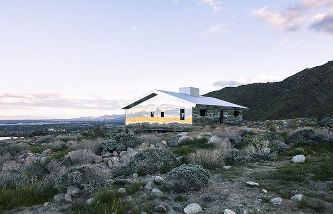 Splendid Mirror-like Coating House in Coachella Valley
