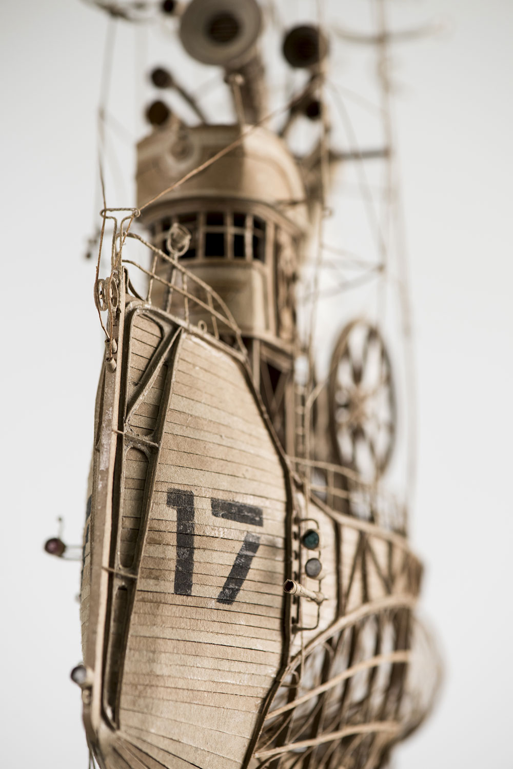 Jeroen van Kesteren cardboard - fubiz 4