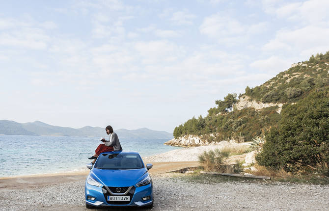 Beautiful & Amusing Car Photographs by Anna Devís