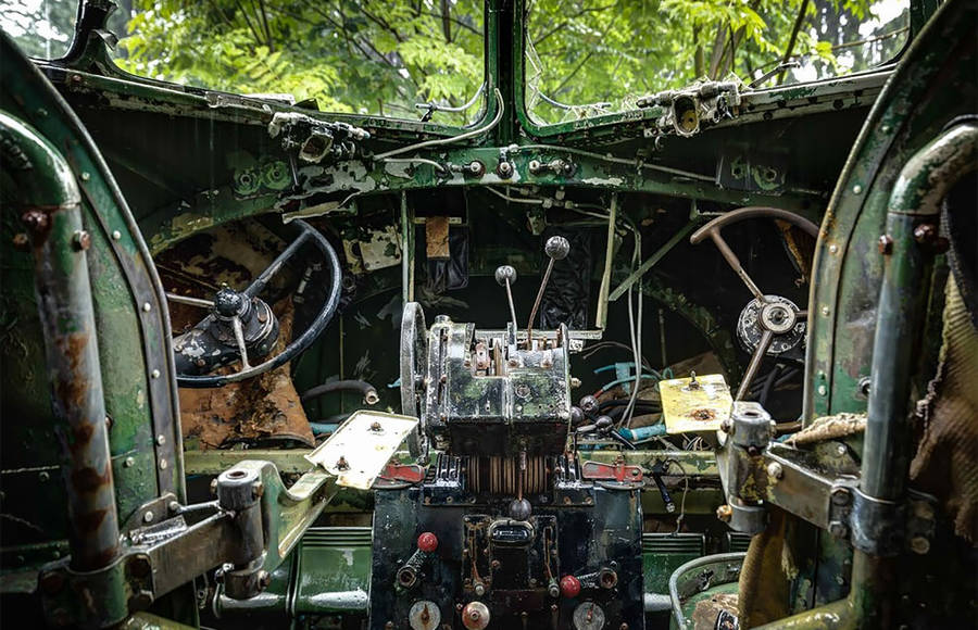 Stunning Pictures of an Abandoned Military Base