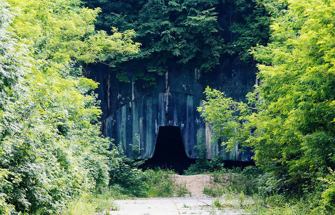 Stunning Pictures of an Abandoned Military Base