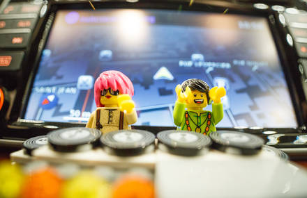 Animated & Funny Sequences of LEGO Figurines in a Car