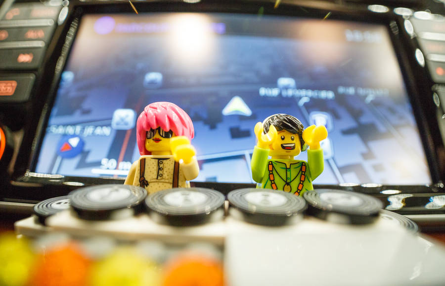 Animated & Funny Sequences of LEGO Figurines in a Car