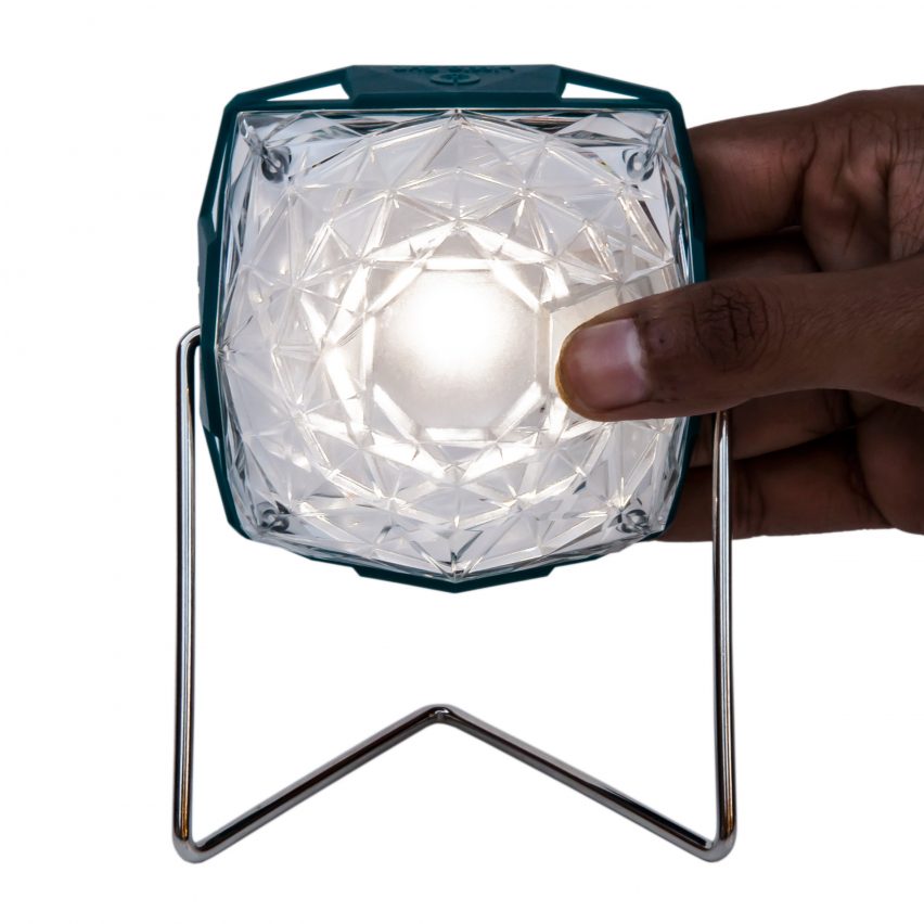 little-sun-diamond-olafur-eliasson-lighting-lamps-design_dezeen_2364_col_2-852x852