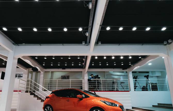 Enhancing a Car with Light