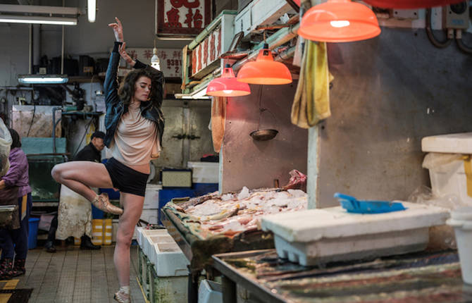 Impressive Ballet Dancers in the Streets of Hong Kong