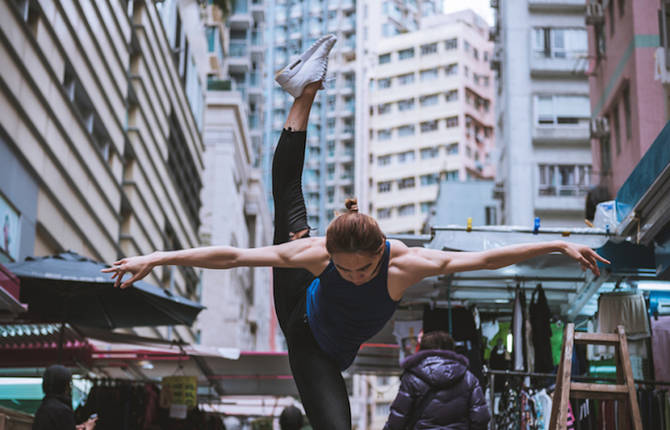 Impressive Ballet Dancers in the Streets of Hong Kong