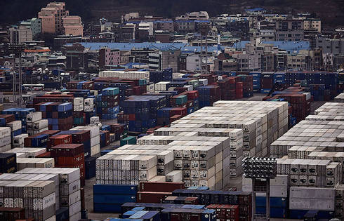 Fascinating Containers in Asian Ports – Fubiz Media