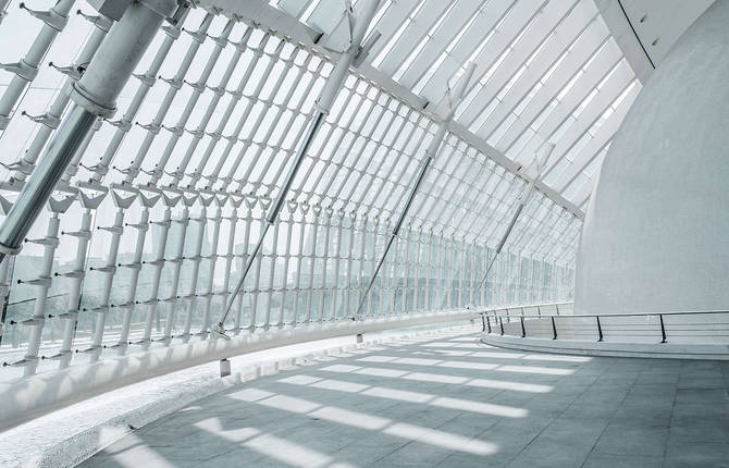 Great Shots of White Architecture in Valencia