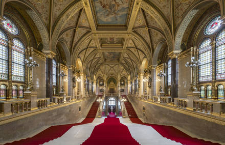Impressive Empty Hungarian Parliament in Pictures