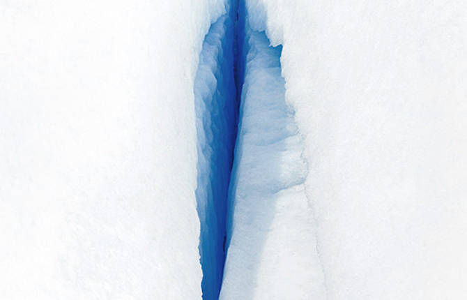 Magnificent Pictures of Patagonian & Icelandic Glaciers