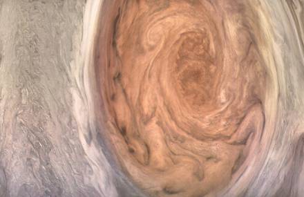 Incredible Pictures of Jupiter Red Spot