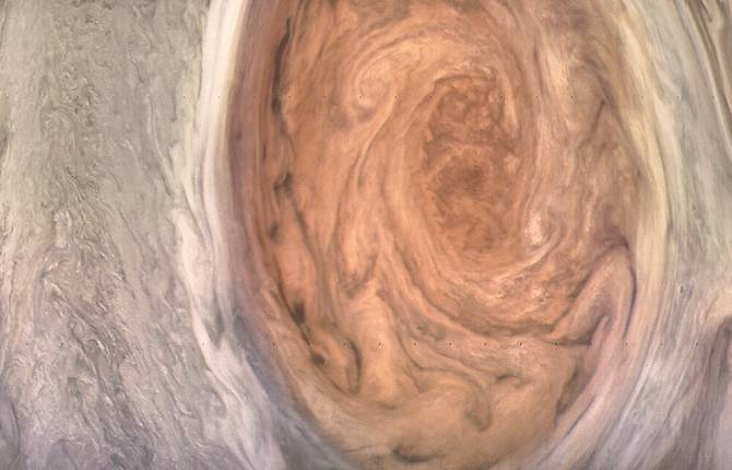 Incredible Pictures of Jupiter Red Spot