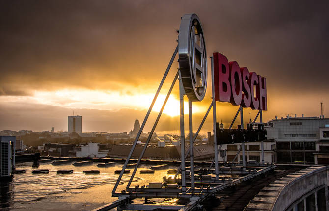 Vibrating Brussels Citylights by Mathias Mattéo