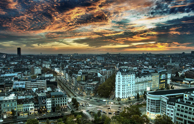 Vibrating Brussels Citylights by Mathias Mattéo