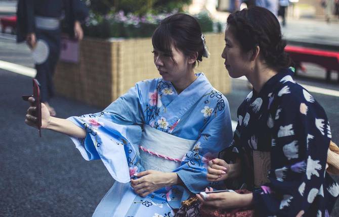A View on Japanese Daily Life through Street Photography