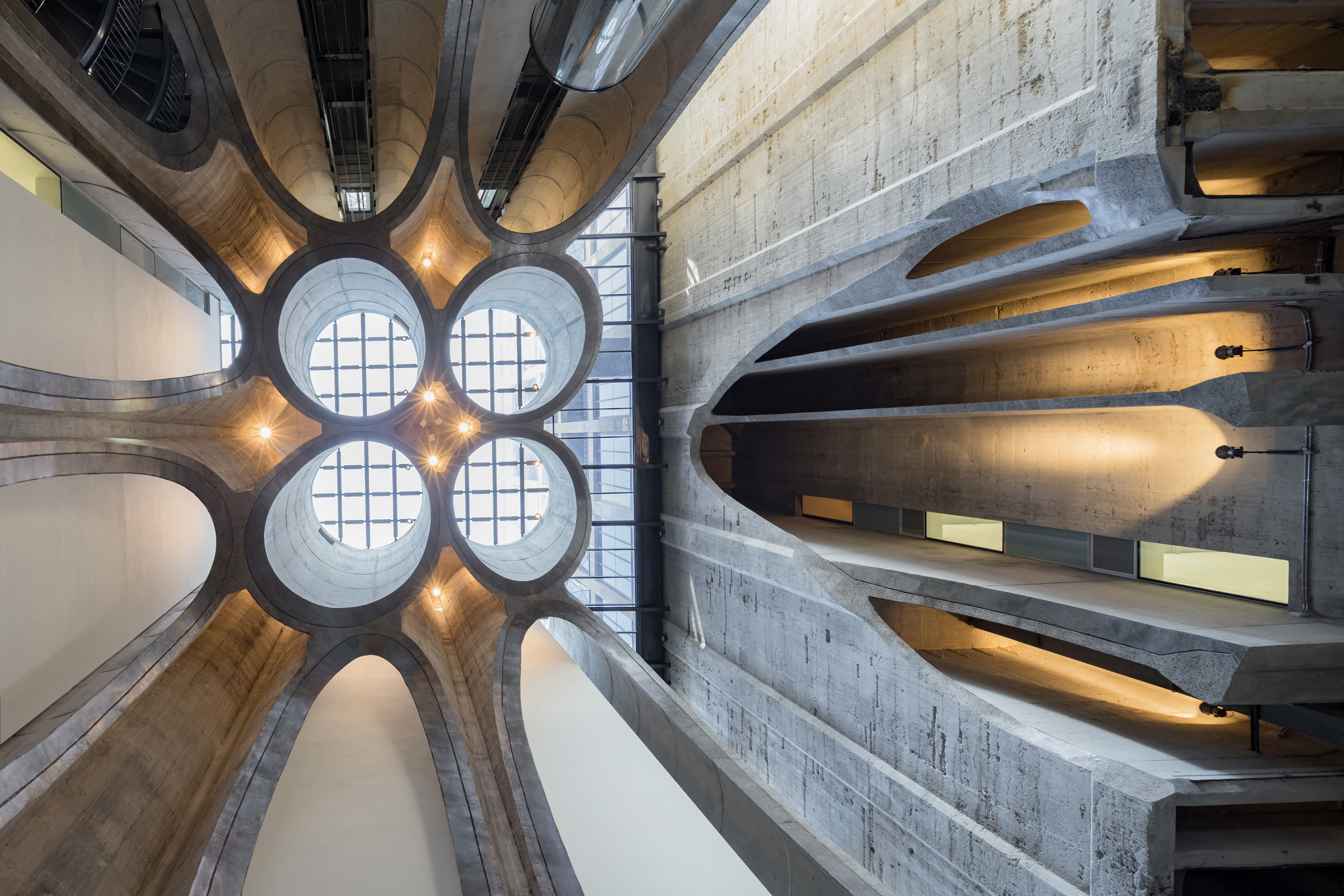 776_5_HR_ZeitzMOCAA_HeatherwickStudio_Credit_Iwan Baan_Atrium vault