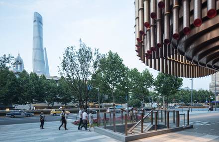 Amazing Moving Facade by Foster + Partners and Heatherwick Studios