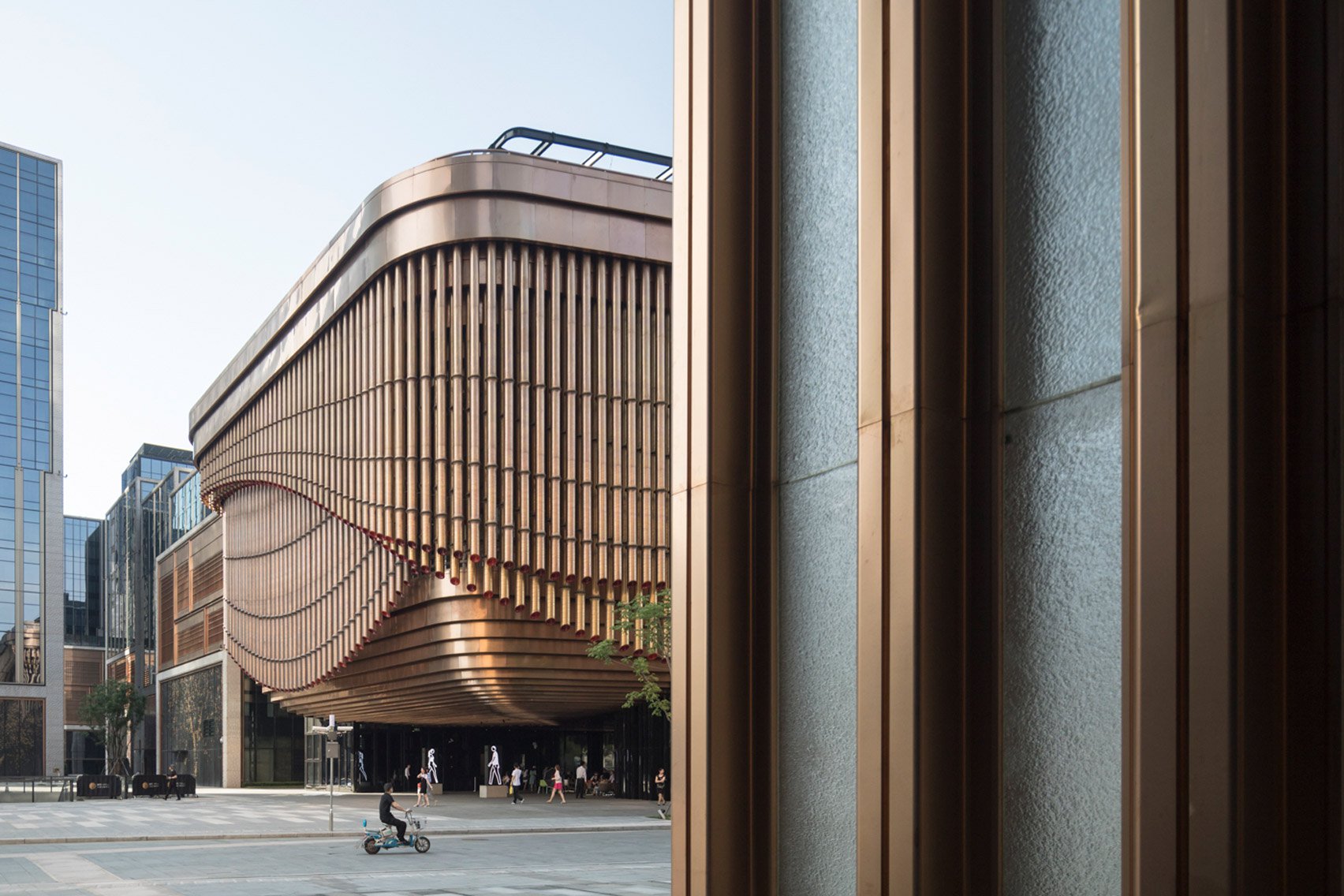 Foster + Partners & Heatherwick studios14