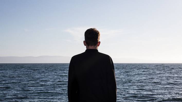 LAAKE – Introspective