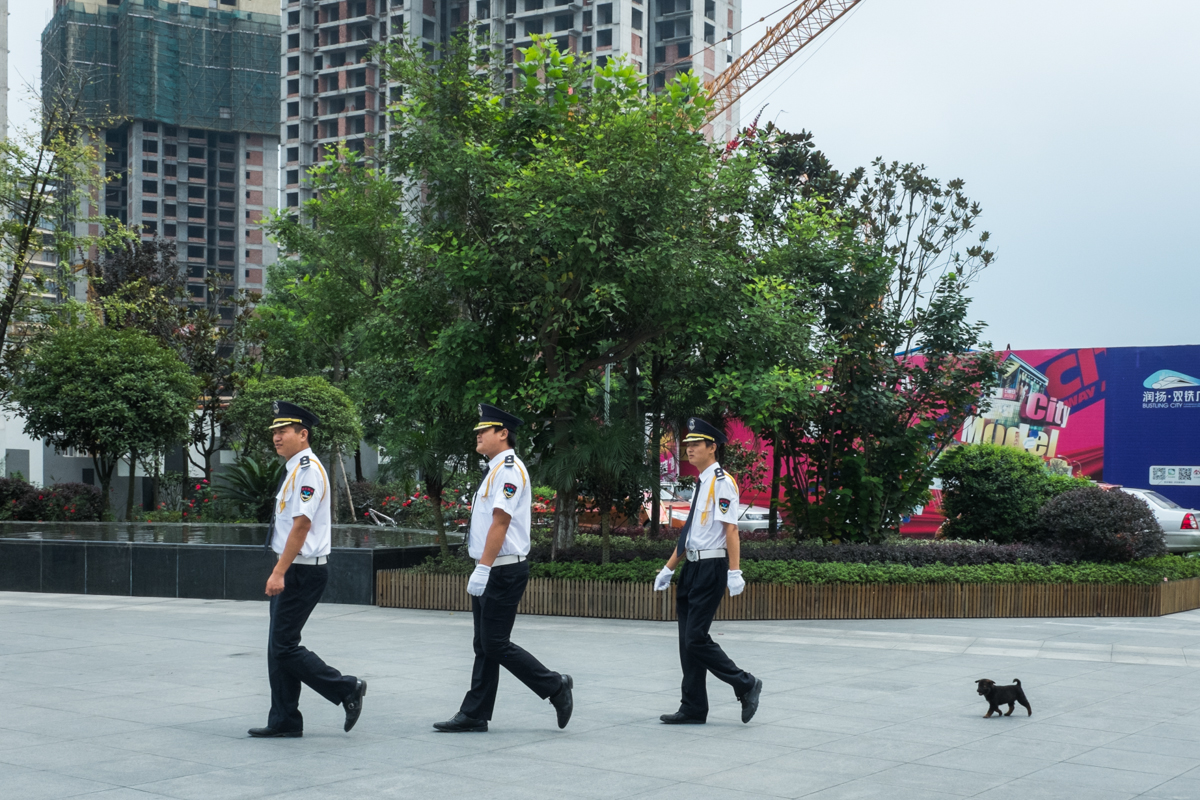 fubiz-larry-hallegua-made-in-chengdu-photography-09