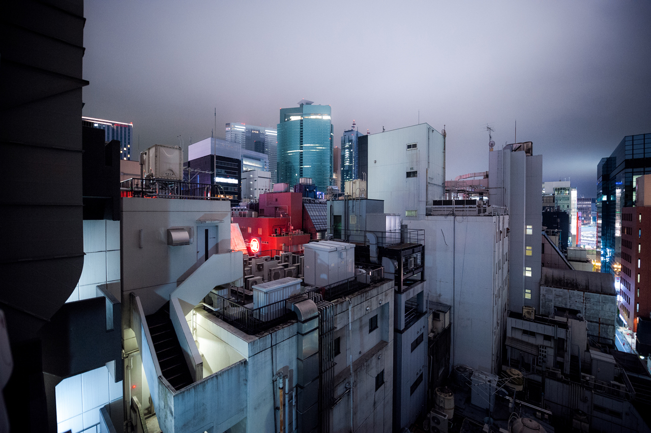 fubiz-lukasz-palka-tokyo-rooftops-photography-03