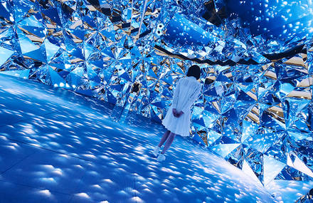 Diamond-Room Installation by XEX