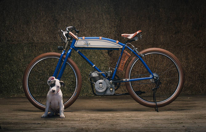 Stunning Retro Ducati « Cucciolo » Motorcycle