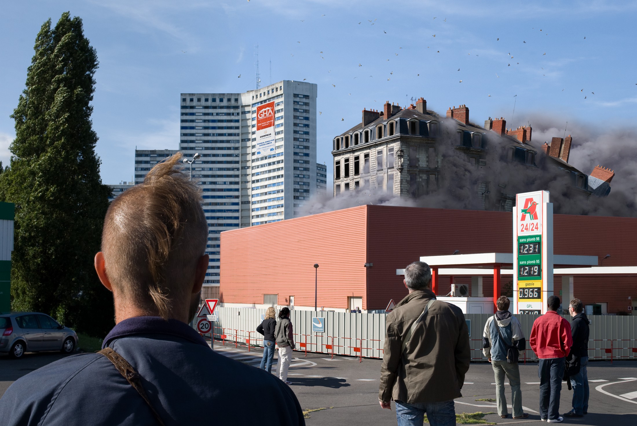 fubiz-alban-lecuyer-downtown-corrida-06