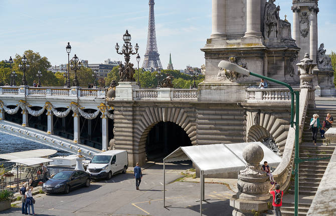 Before and After Photos of A Paris Flood