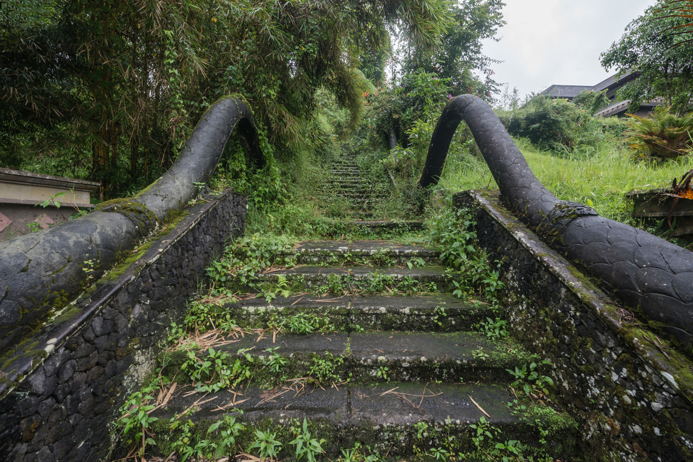 fubiz-romain-veillon-ghost-hotel-photography-02