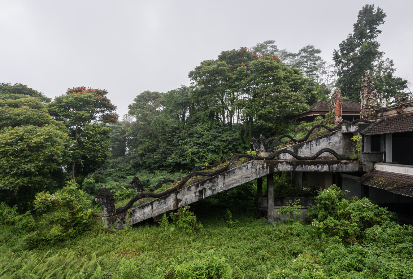 fubiz-romain-veillon-ghost-hotel-photography-06