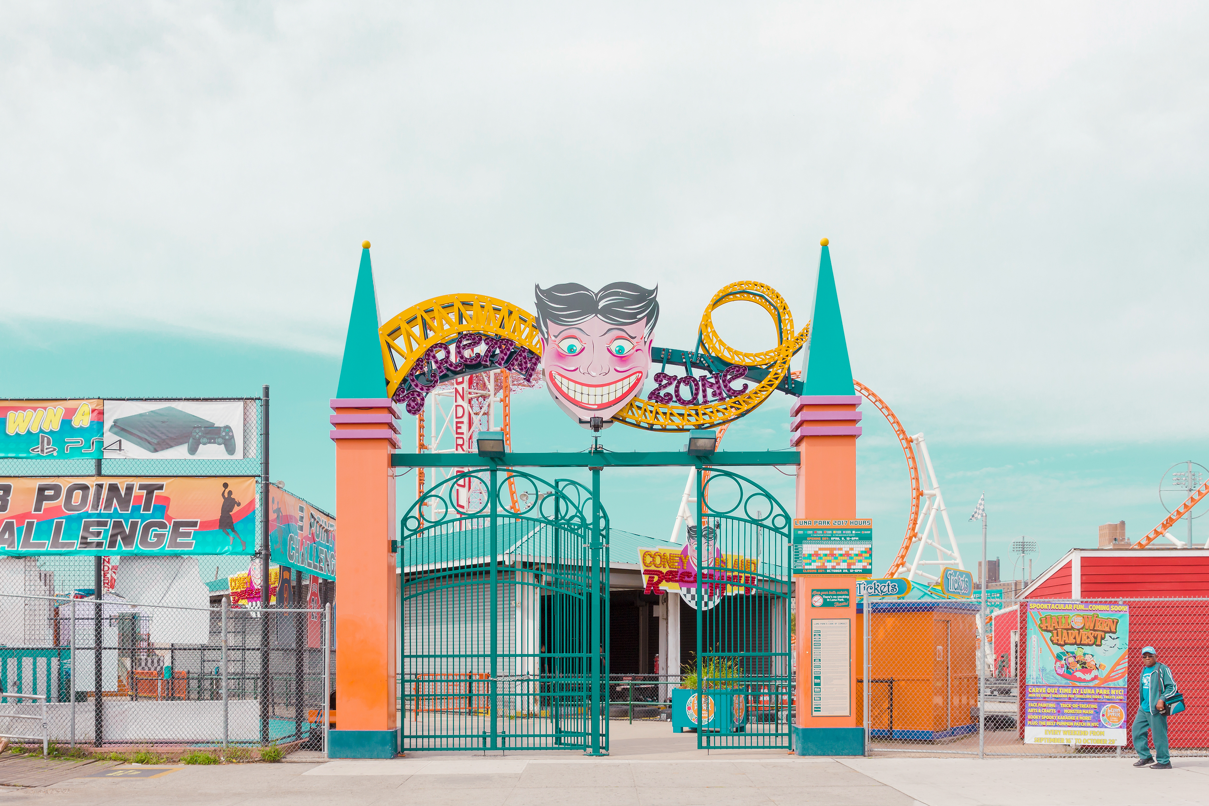 fubiz-salvador-cueva-coney-island-photography-10