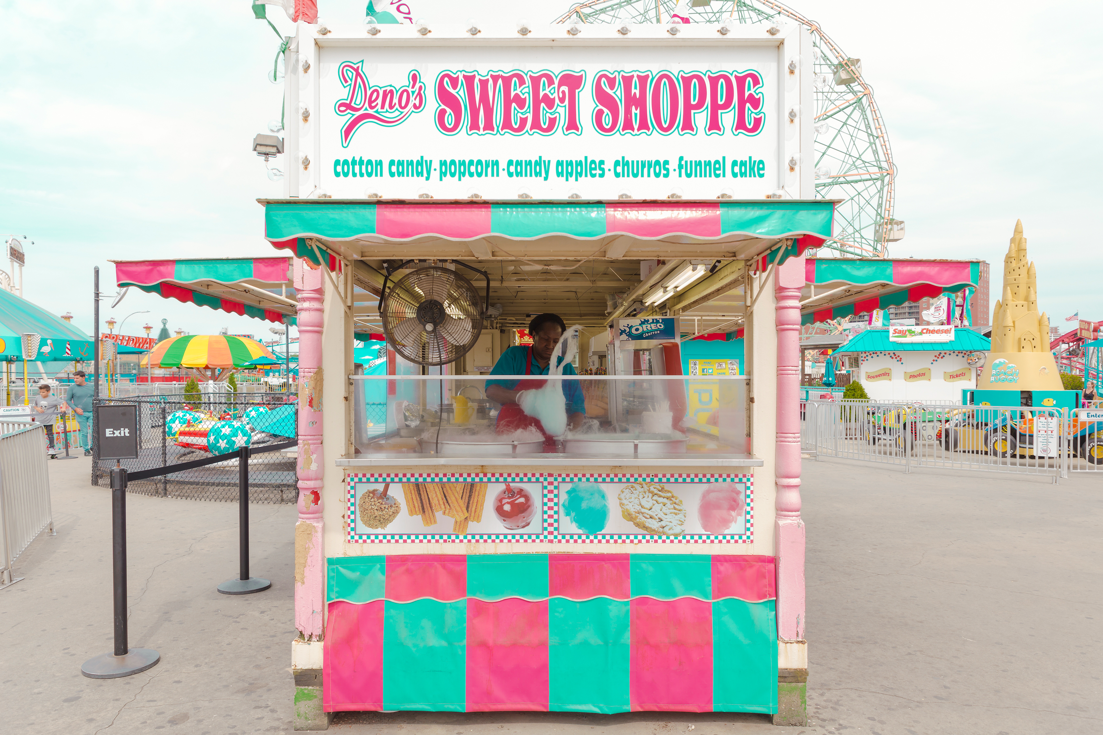 fubiz-salvador-cueva-coney-island-photography-17