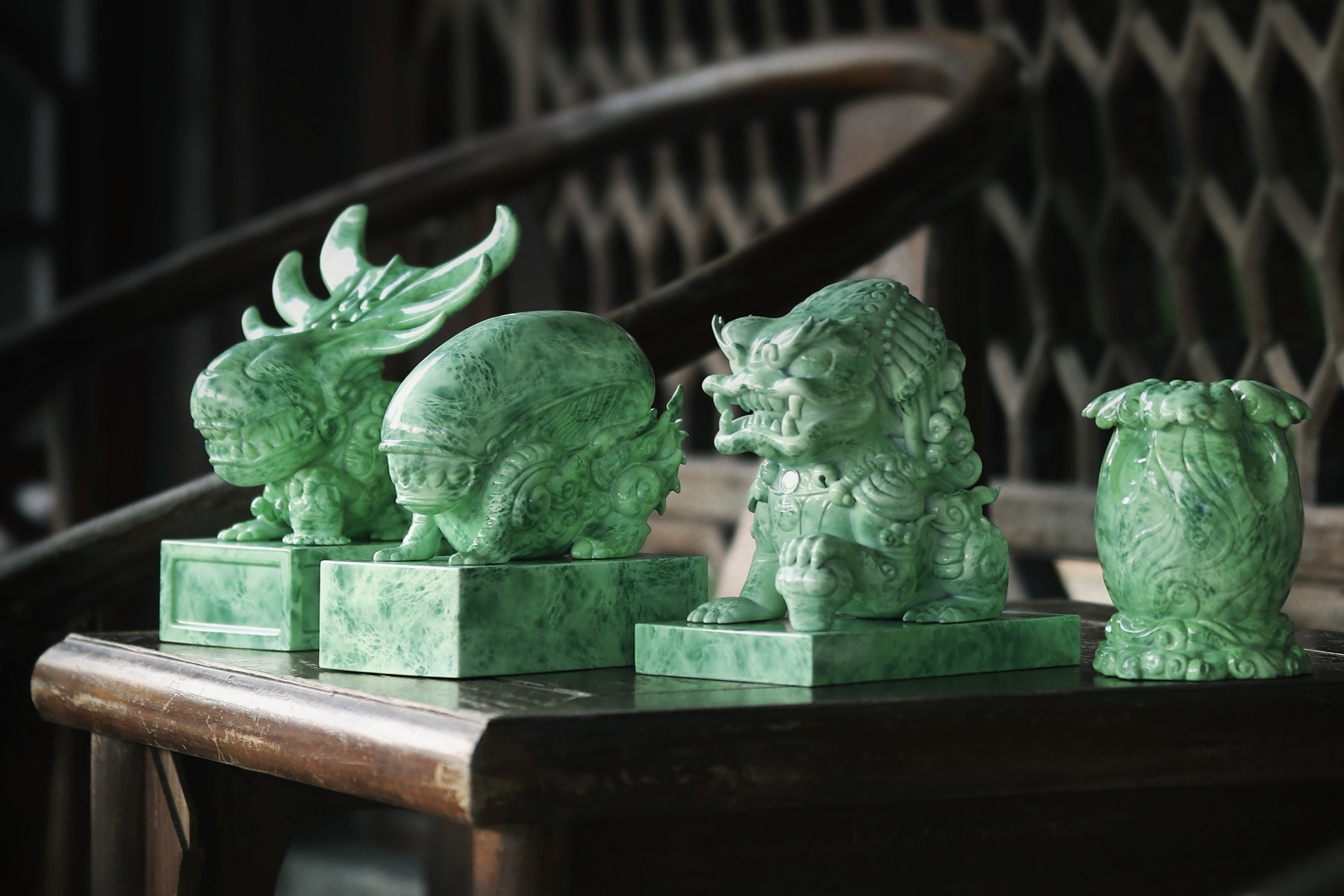 fubiz-jade-alien-vs-predator-figurines-06