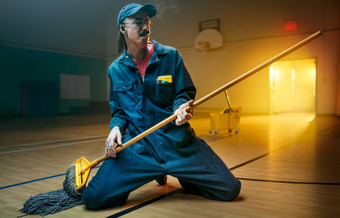 Photographic Series about Smokers Behavior