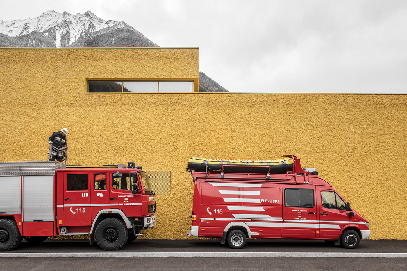 fubiz-pedevilla-firestation-architecture-02