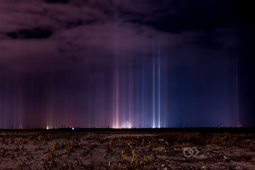 fubiz-ray-majoran-light-pillars-photography-04