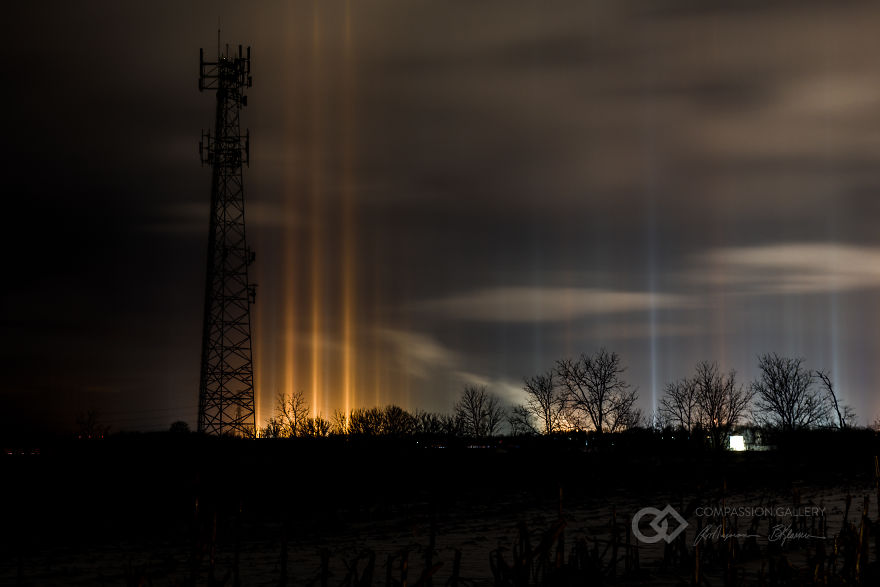 fubiz-ray-majoran-light-pillars-photography-05