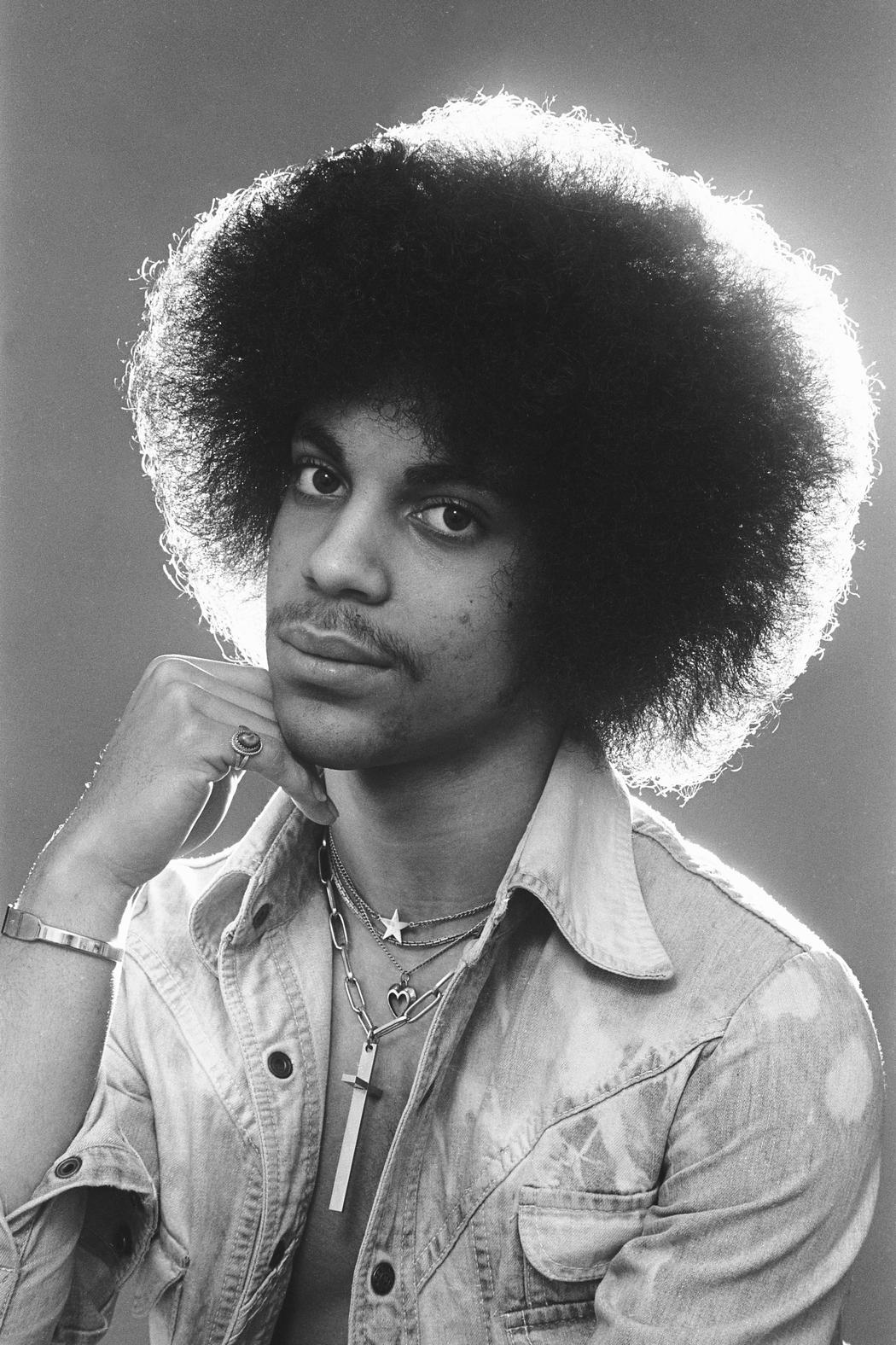 Old Unseen Pictures of a Young Prince – Fubiz Media