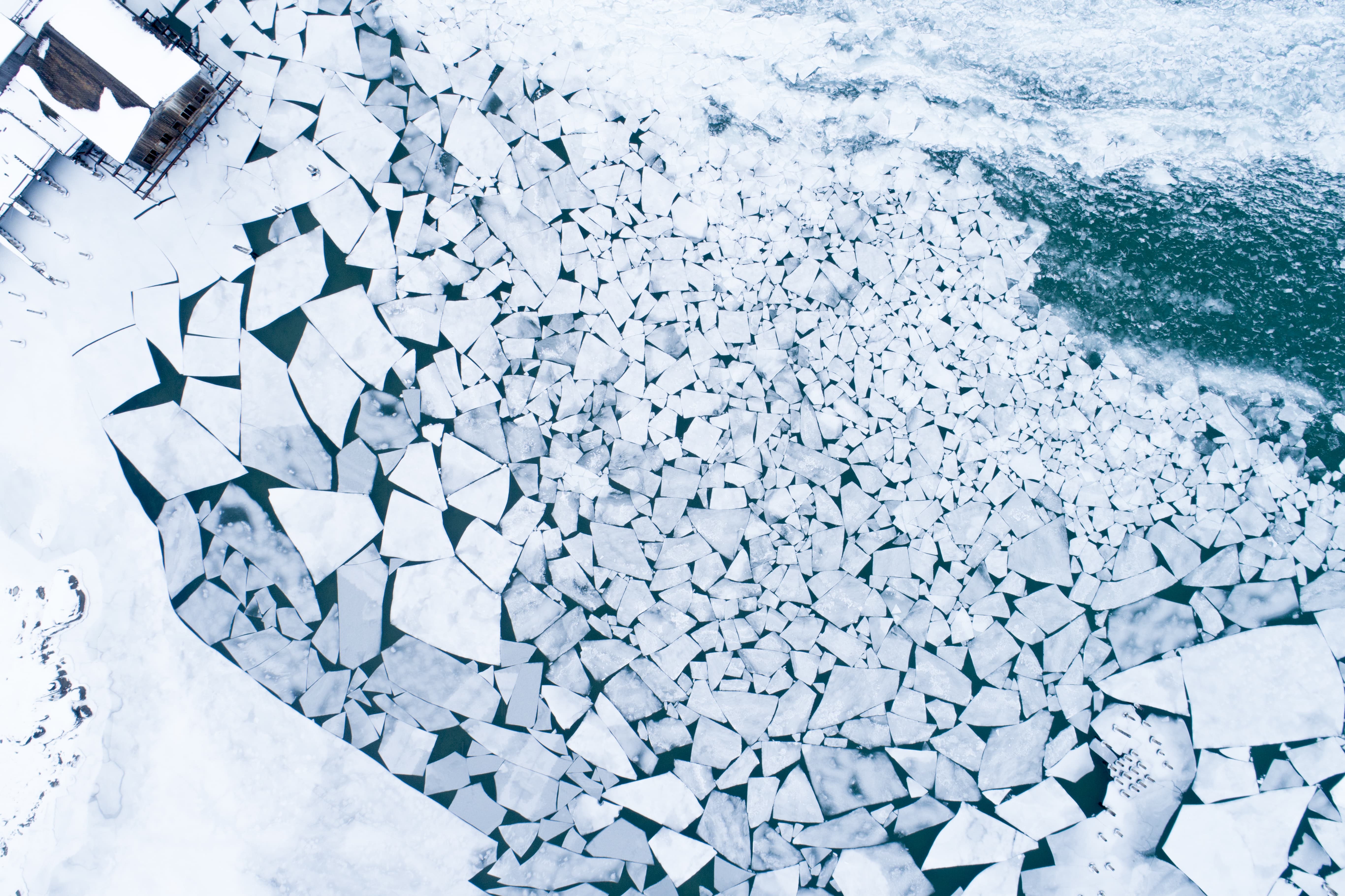 Alex Strohl Alberta Ice10-min