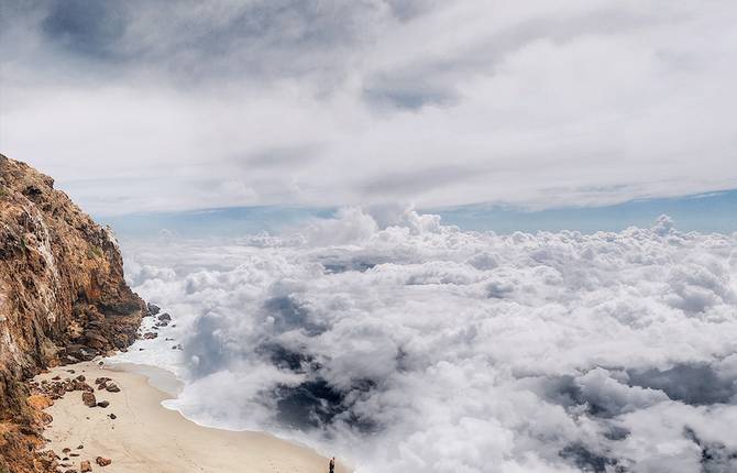 Stunning Pictures Of Clouds Meeting The Sea