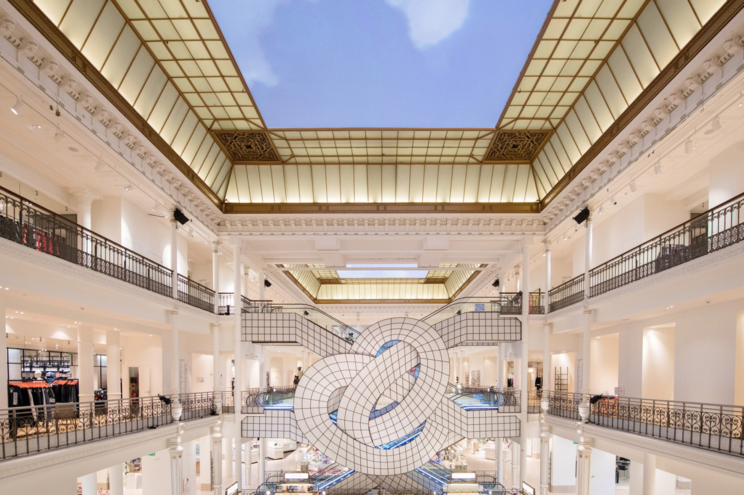 le-bon-marche-leandro-erlich-artist-argentinian-paris-france-installation-design_dezeen_2364_col_2