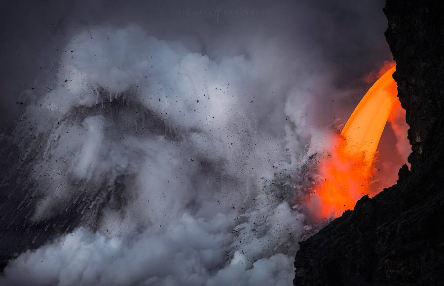 Magnificent Images of Spewing Lava in Hawaii