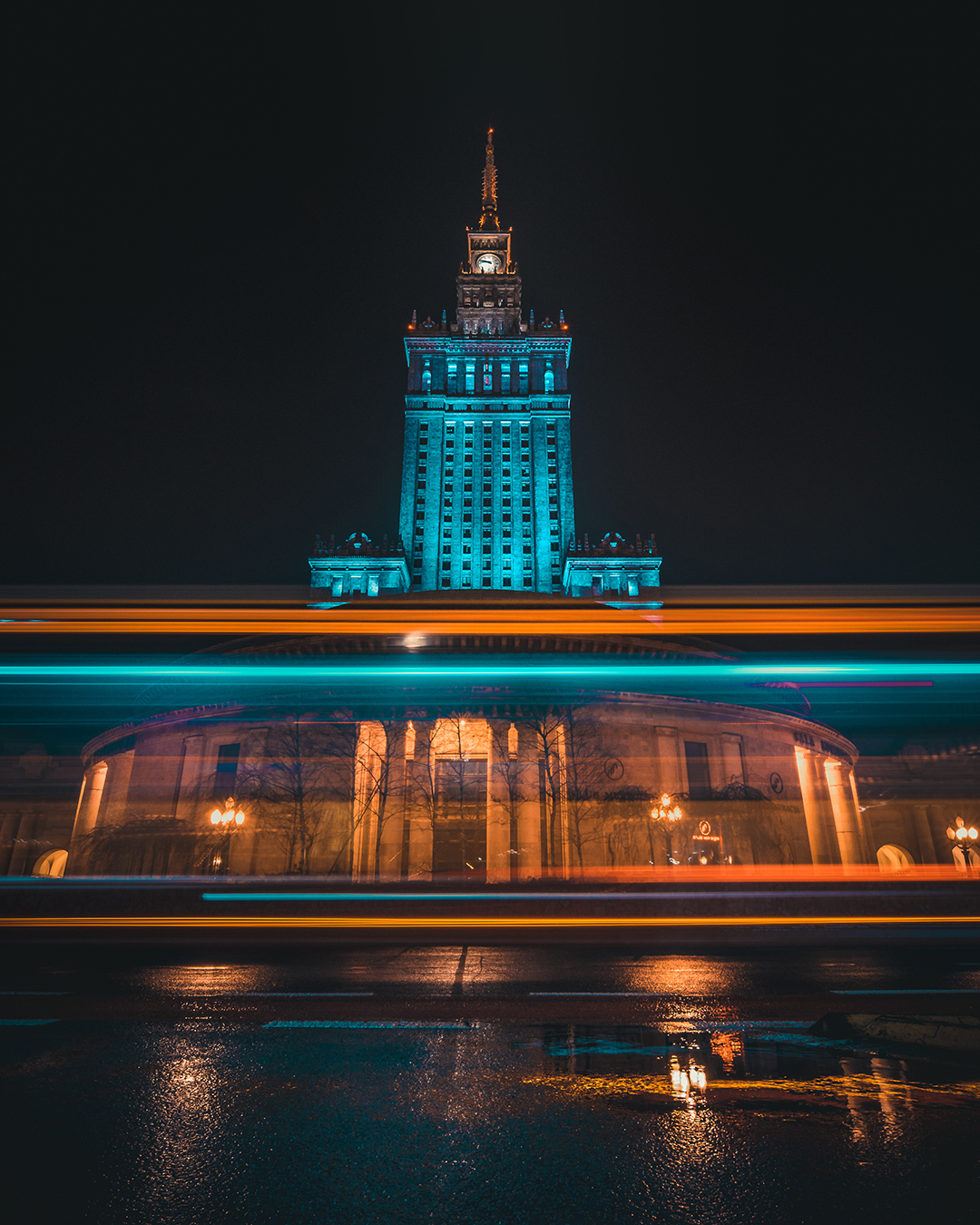 Luke-Pomotowski-Warsaw-At-Night-01