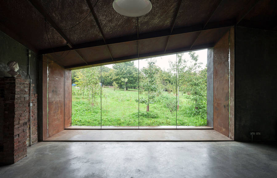 Artist’s Studio, Guesthouse and a Tunnel in an English Country Home