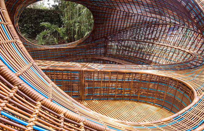 A Cocoon Designed for Contemplation and Communication