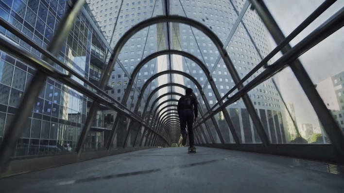 When Skate Magnifies Paris